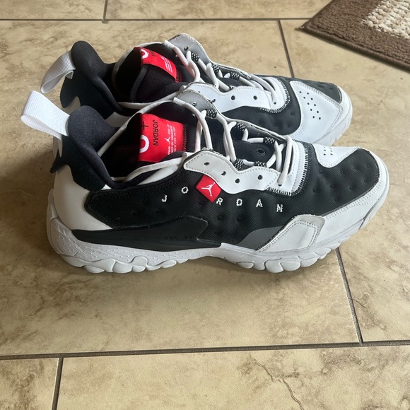 Jordan React - Picture 1 of 4